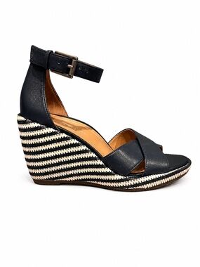 Vionic Navy Striped Wedge Sandals Women’s Size 5